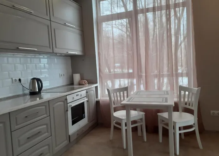 Двокімнатна , Троєщина, Район 2, Тц Район