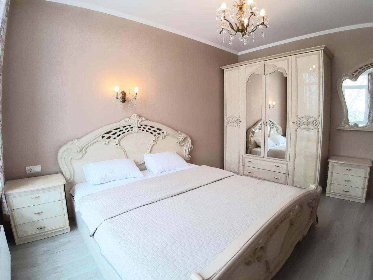 двокімнатна , троєщина, район 2, тц район Apartment *